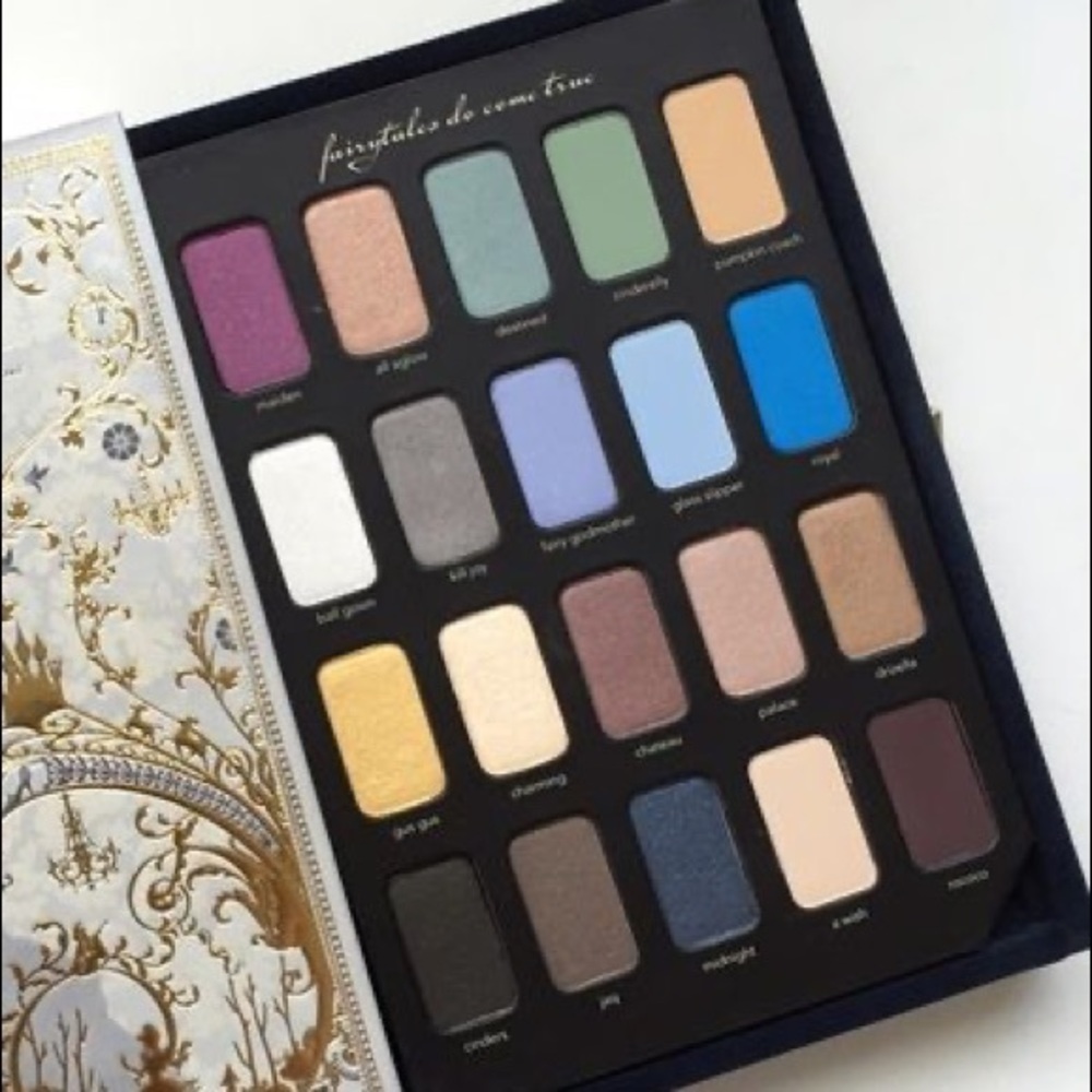 NEW Cinderella Eyeshadow Pallet - Picture 3 of 3